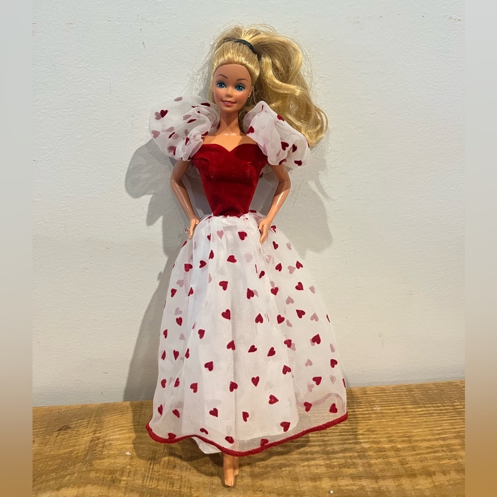 Mattel Barbie “loving you” VTG heart dress 1966 love Barbie doll EUC no box - Picture 2 of 6